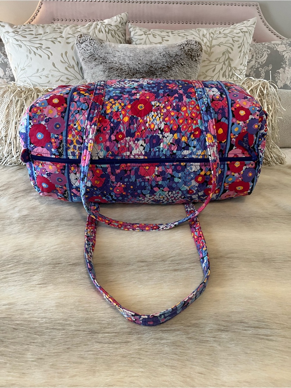VERA BRADLEY Impressoinita 2015 Large Duffle Bag 2 Handles Zip Top Pink Purple - Picture 8 of 12